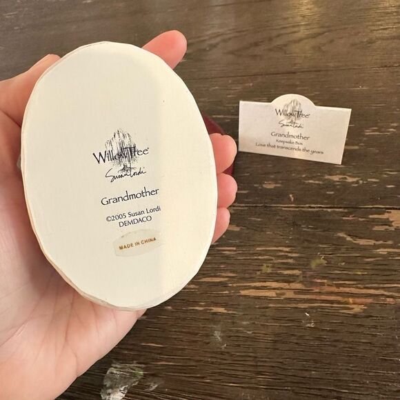 DEMDACO Willow Tree Grandmother : Love that Transcends the Years Trinket Box NEW - Picture 6 of 7